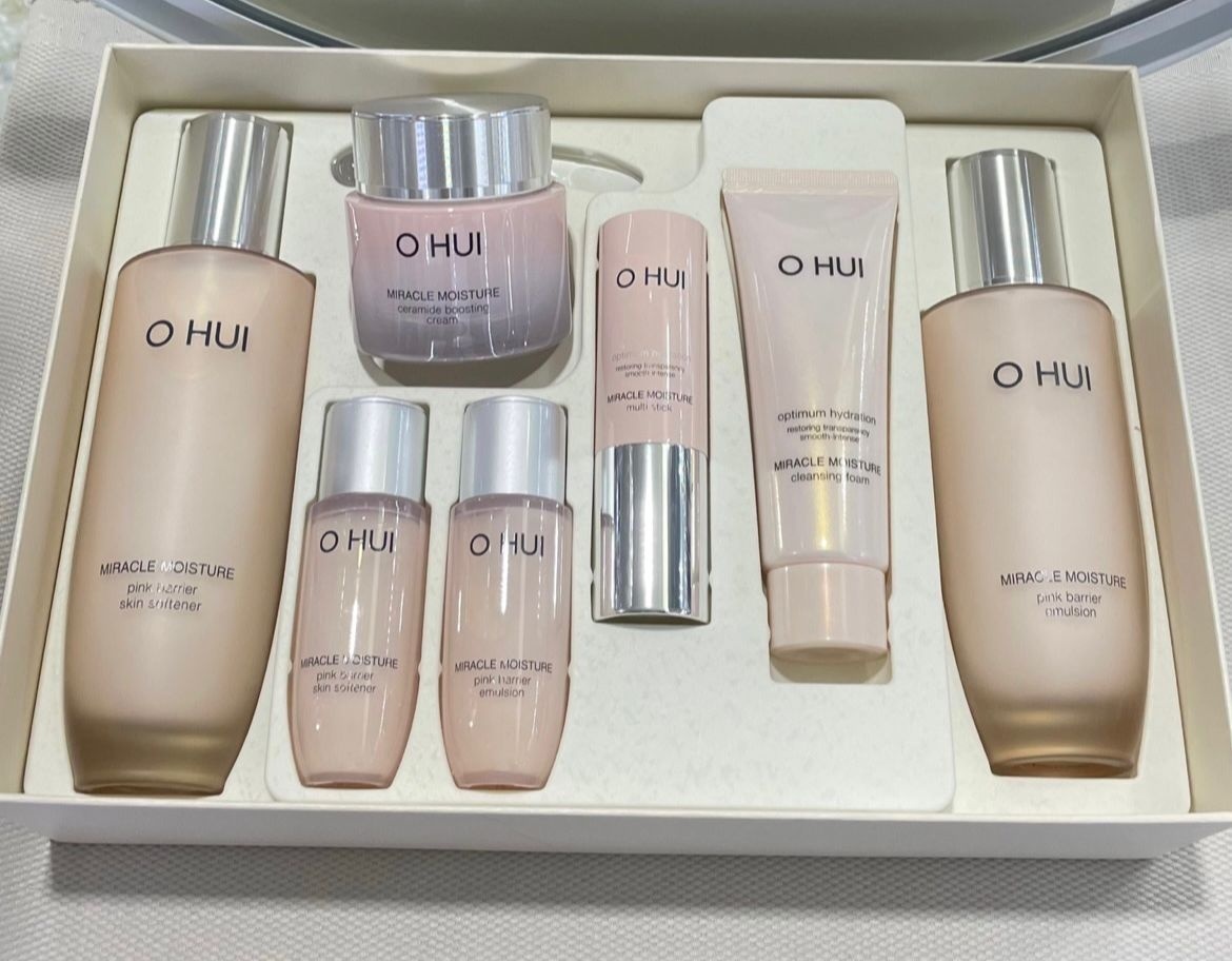 O HUI Miracle Moisture набор по уходу за лицом для женщин