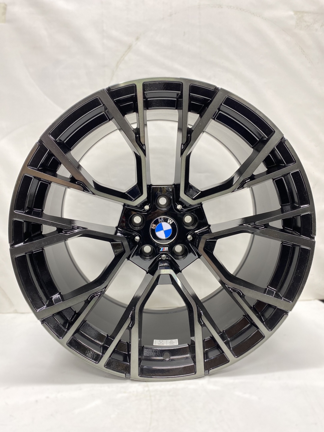 RNO 5769 9.5/10.5x21/5x112 D66.6 ET37.43 серебристый, черный