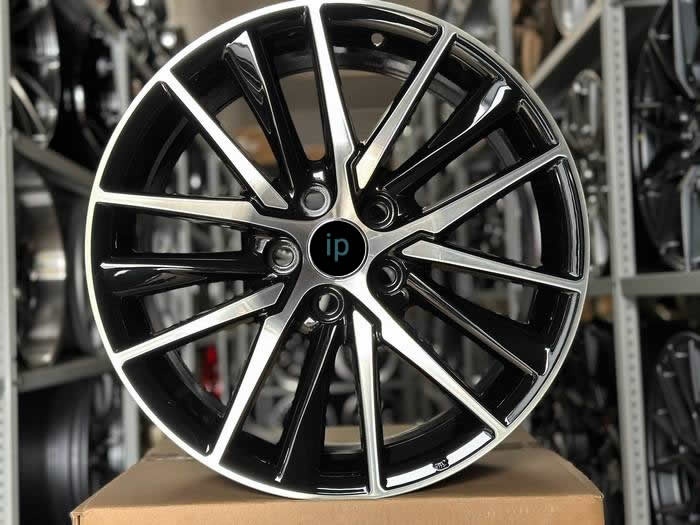 Toyota ip-1548 8x18/5x114.3 D60.1 ET45 черный
