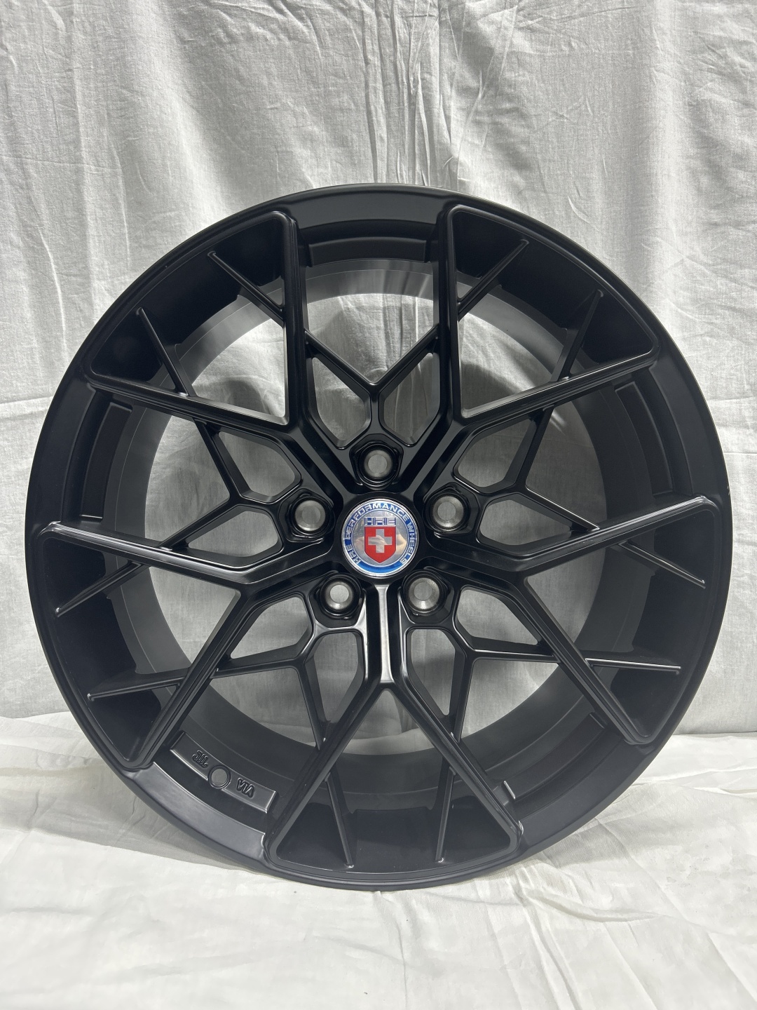 SSR 50890 8x18/5x114.3 D73.1 ET38 черный