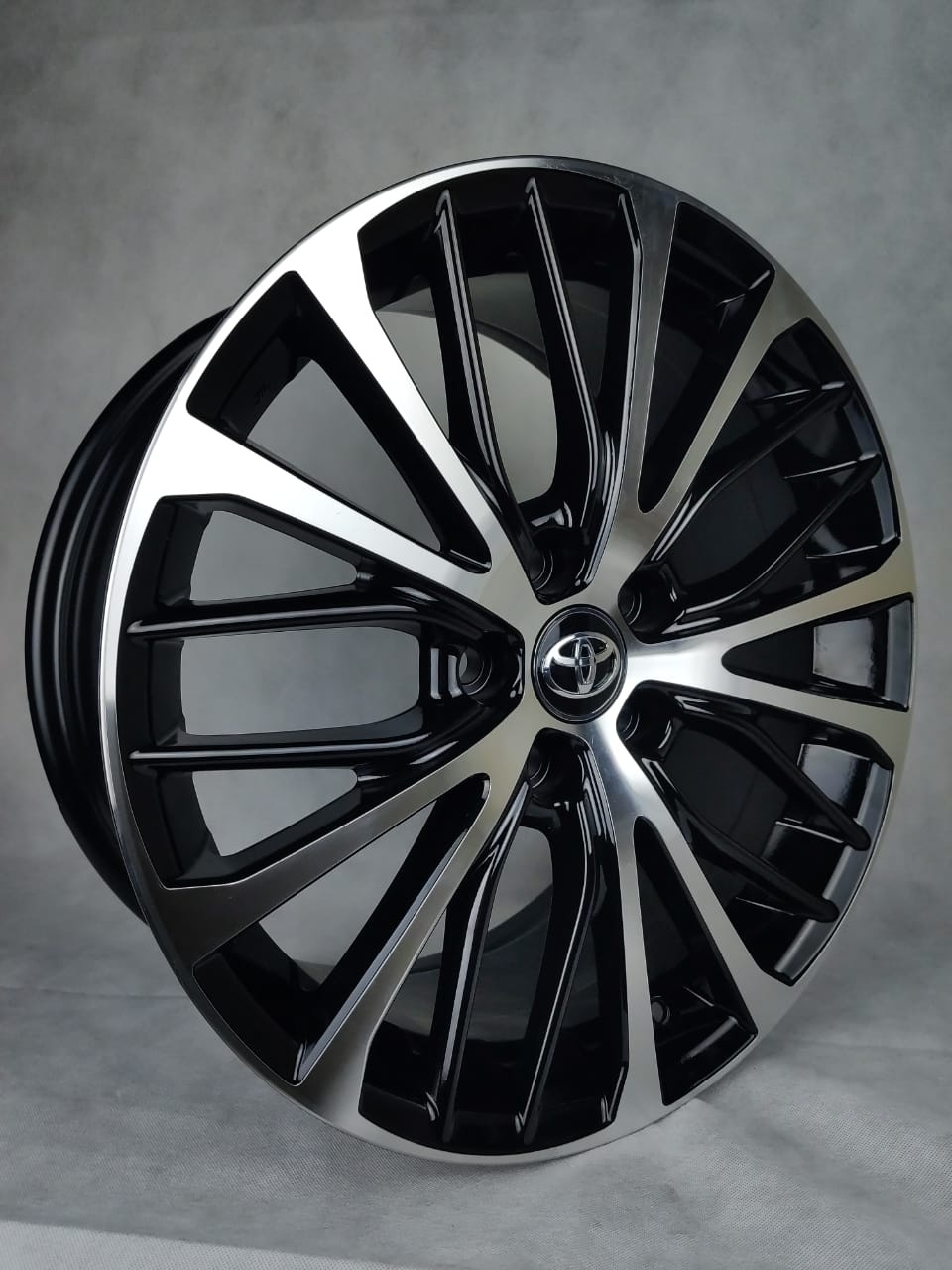 Toyota 5311 CAM70 8x18/5x114.3 D60.1 ET45 черный