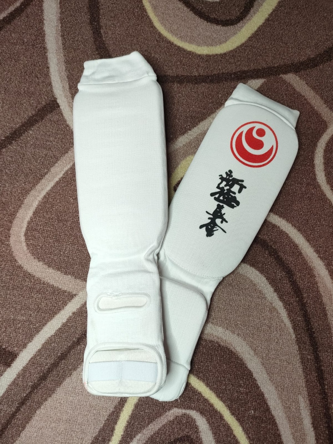 Щитки Karate Защита на ноги Шинкиокушинкай белый M, L, Xl.