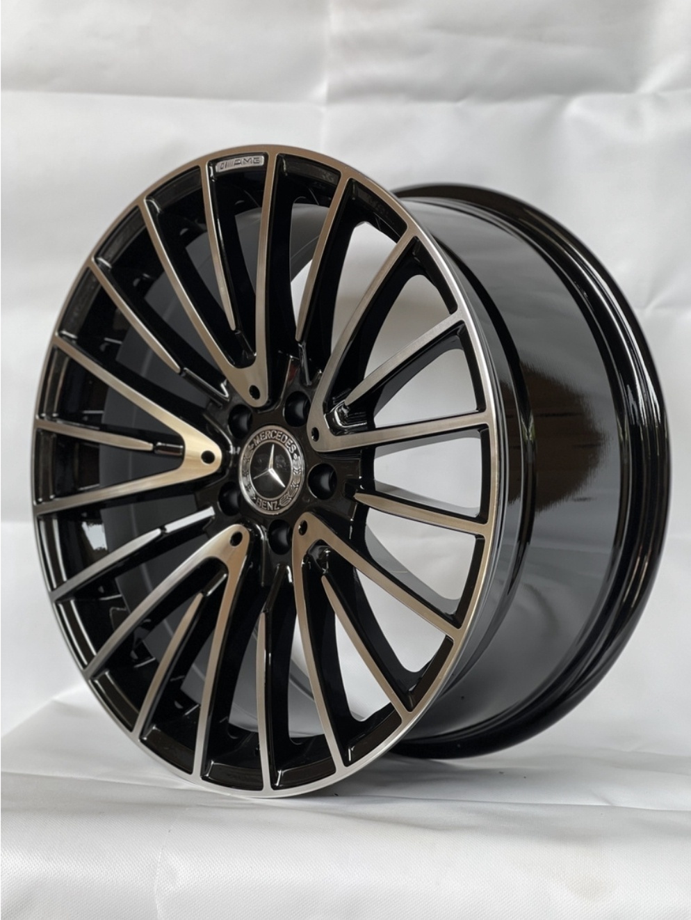 Mercedes-Benz 767 8.5/9.5x19/5x112 D66.56 ET40 серебристый, черный