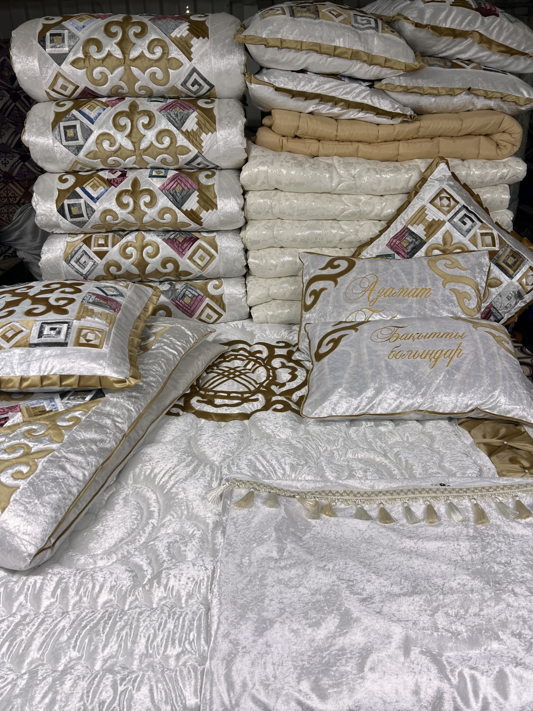 Комплект корпе с подушками 220x80 см, синтепон, вата, белый, золотистый