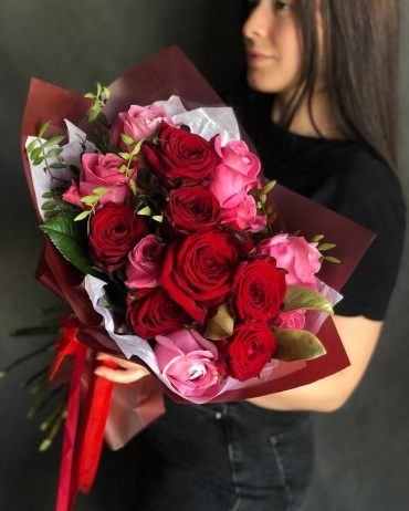 FloraLux моно-букет с открыткой роза 15 шт 50 см
