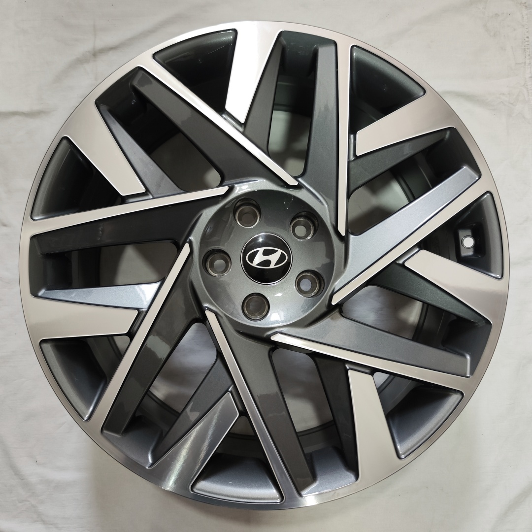 Hyundai 172 7.5x19/5x114.3 D67.1 ET48 серебристый, серый