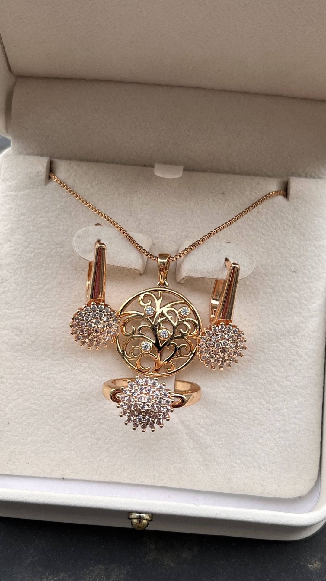 Xuping Jewelry медицинское золото, фианит