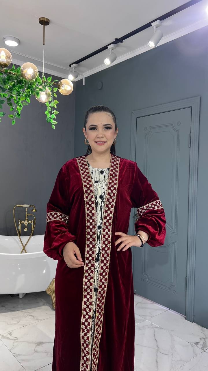 Национальный костюм бордовый