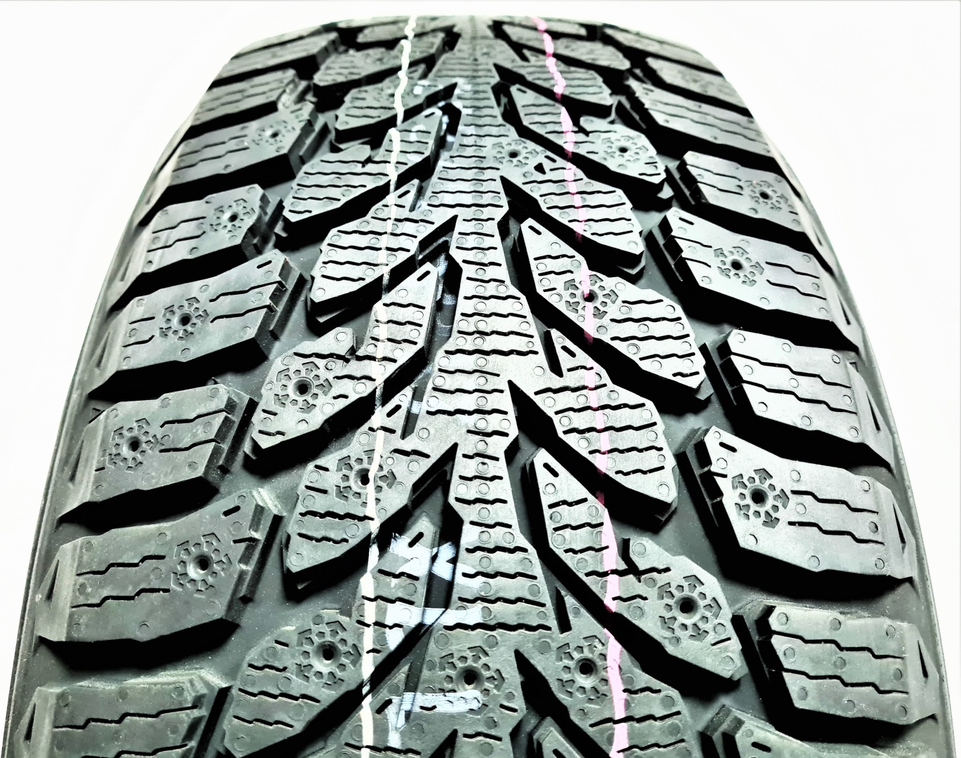 Купить Kumho WinterCraft WI32 175/65 R14 86T шипуемая в Алматы ...