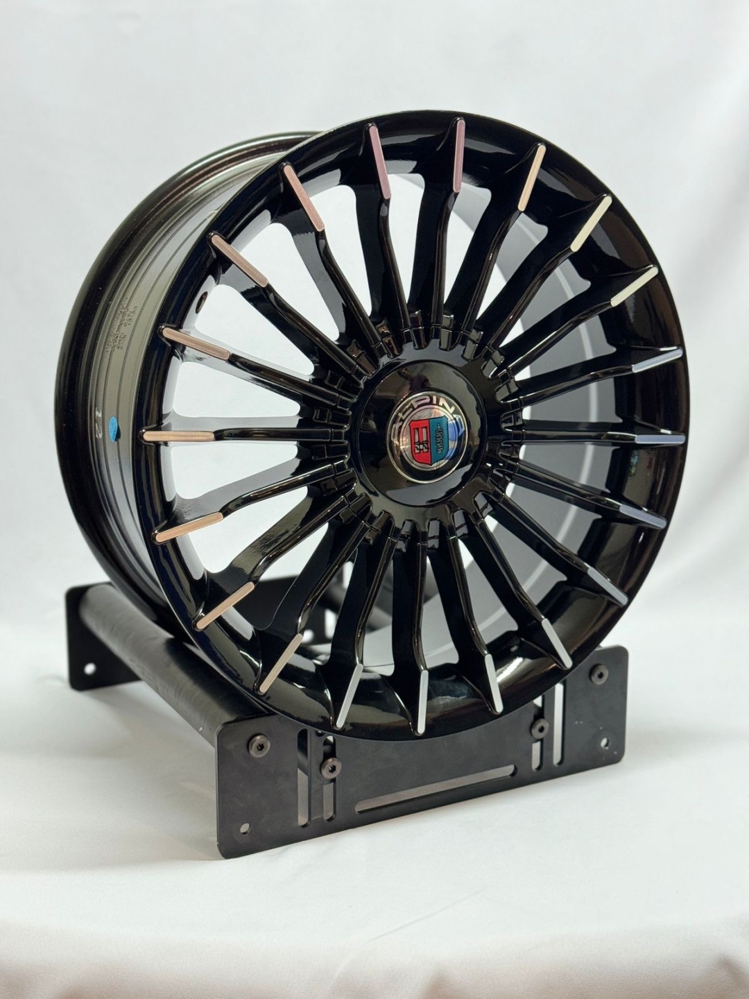 Alpina XH1016 6.5x15/4x100 D67.1 ET32 4 диска черный, серебристый