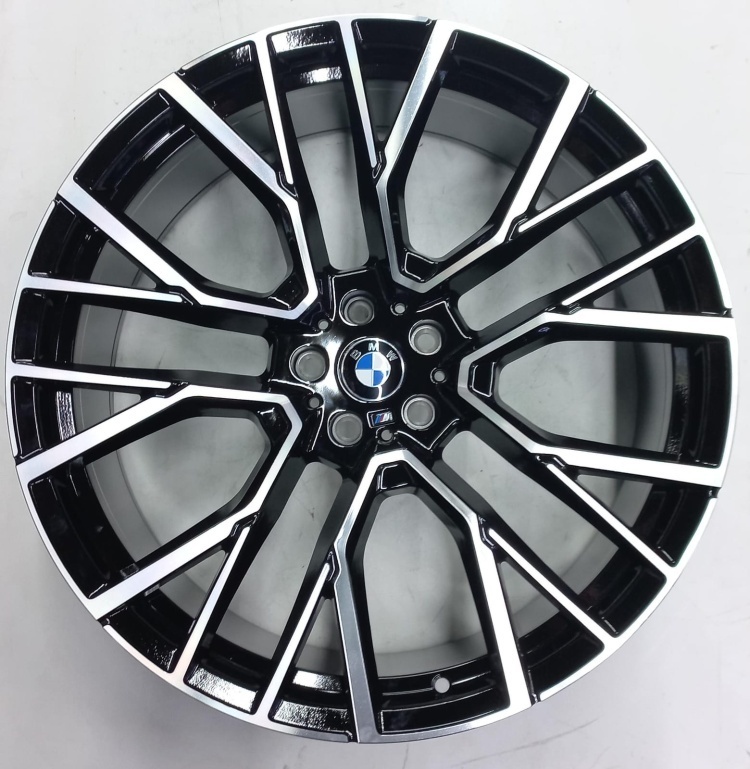 Wheels 8006 9.5/10.5x22/5x112 D66.6 ET40.35 черный, серебристый