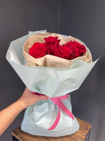 Talan flowers моно-букет с открыткой роза 5 шт 60 см