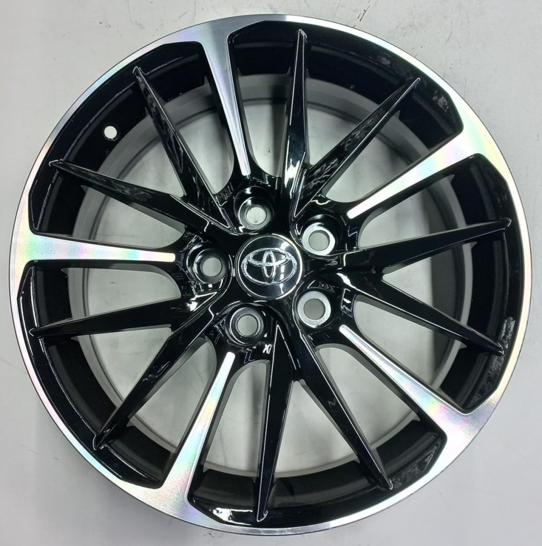 Toyota 184 7x17/5x114.3 D60.1 ET35 черный, серебристый