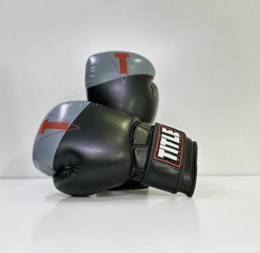 Боксерские перчатки TITLE Boxing 14 oz черный