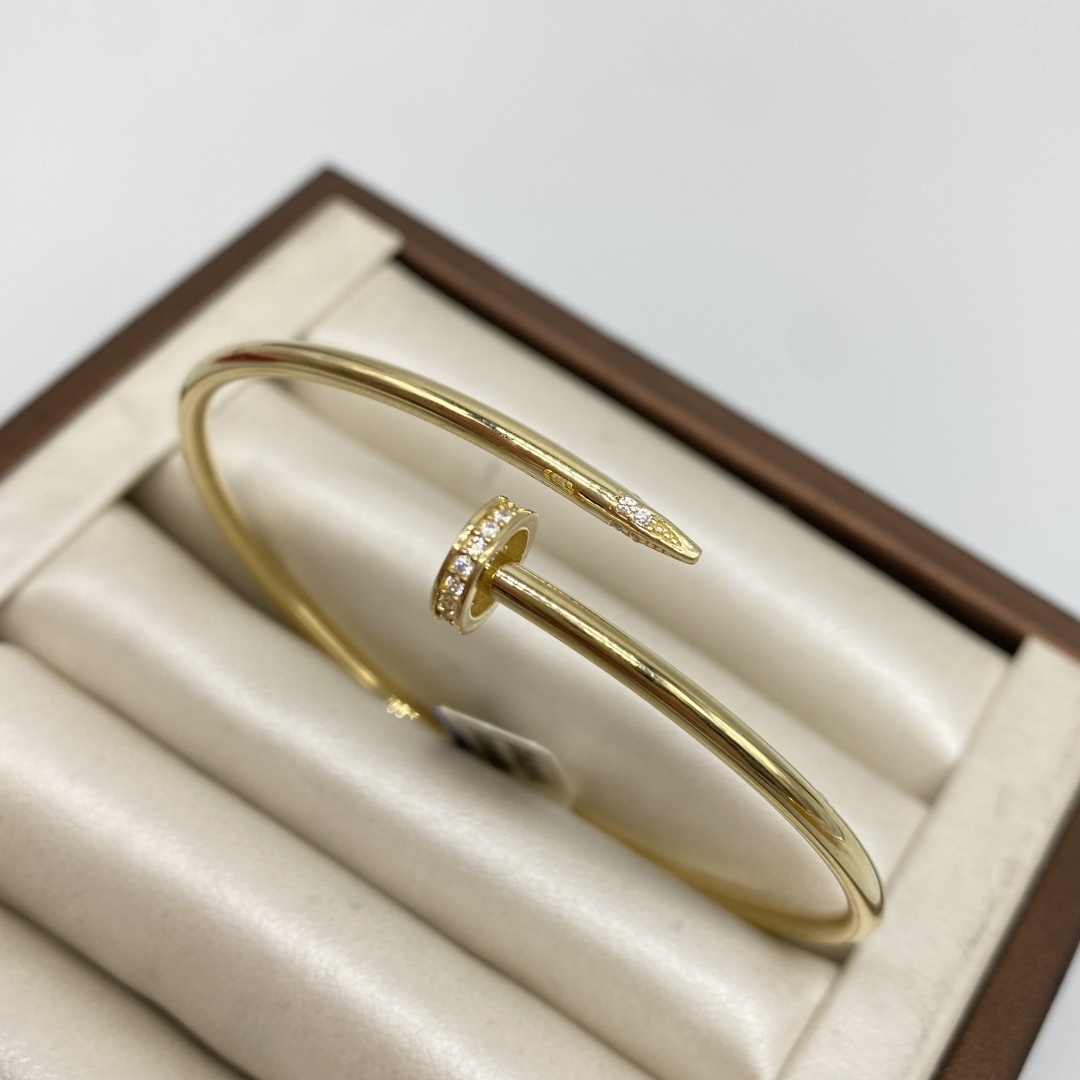 Gold Karla N-2 длина 18 см, вес 5 г золото, плетение отсутствует