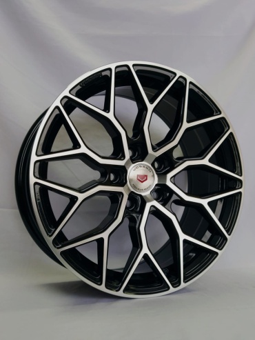Kipardo 4774 8x18/5x114.3 D67.1 ET35 4 диска черный, серебристый