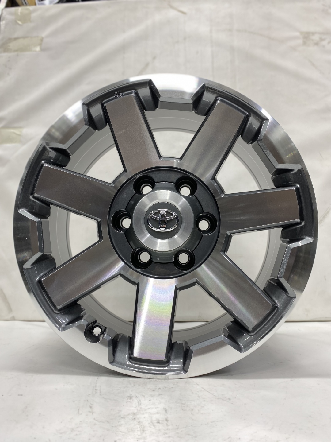 RNO XH635 7.5x17/6x139.7 D106.1 ET15 4 диска серый, серебристый