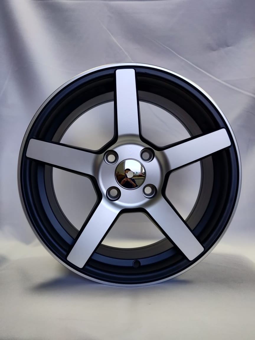Vossen 5897 6.5x15/4x100 D67.1 ET35 серебристый