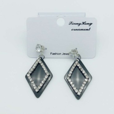 Серьги Fashion Jewelry бижутерный сплав, ювелирный сплав, медицинское золото, кристалл