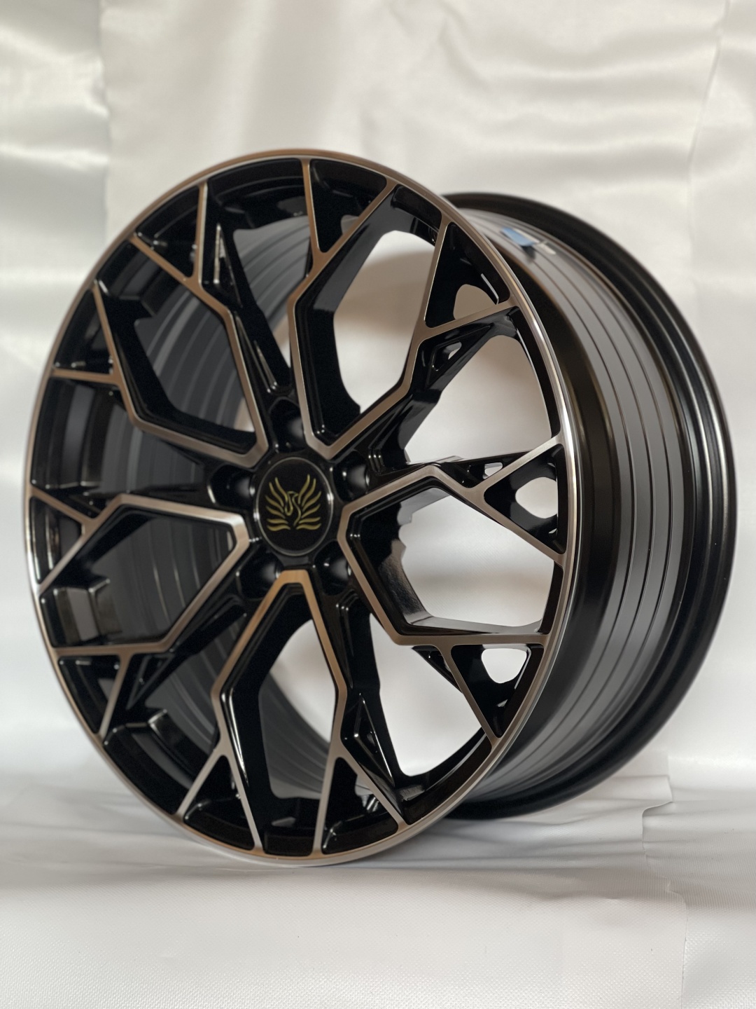 Replica 5640 8x18/5x114.3 D67.1 ET35 4 диска черный, серебристый