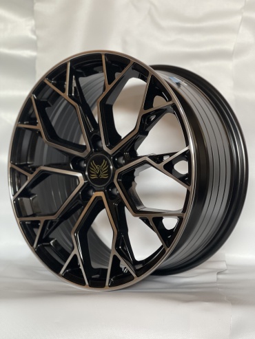 Replica 5640 8x18/5x114.3 D67.1 ET35 4 диска черный, серебристый