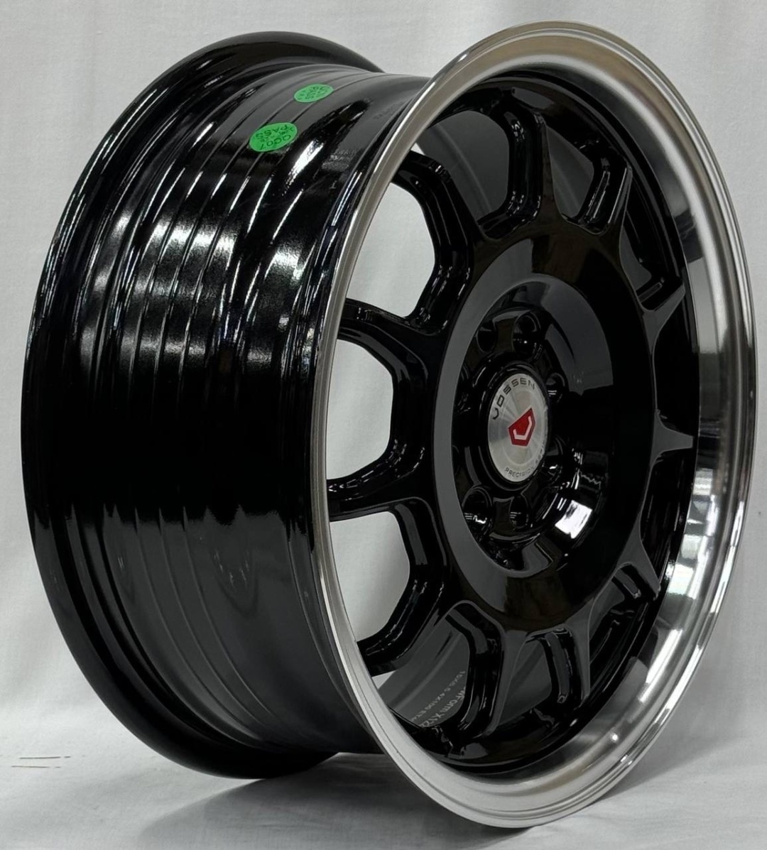 Bai Wheels 9319 6.5x15/4x100 D67.1 ET35 4 диска черный, серебристый