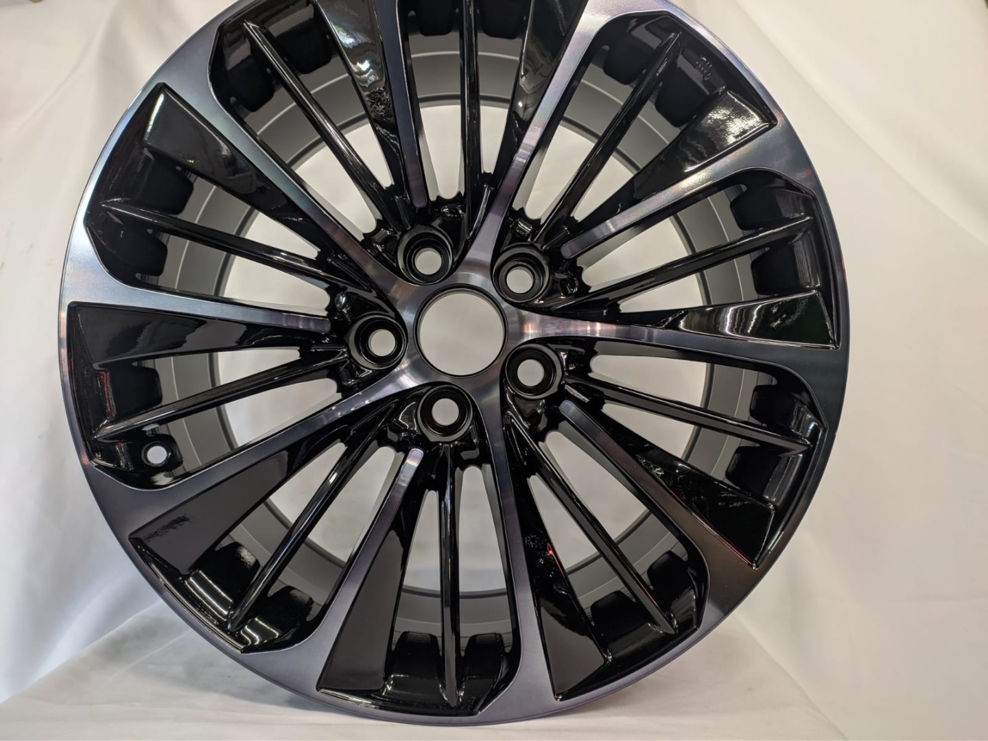 RS 735 8x18/5x114.3 D60.1 ET40 черный