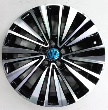 Volkswagen Volkswagen 1530 8x18/5x112 D57.1 ET44 4 диска черный, серебристый