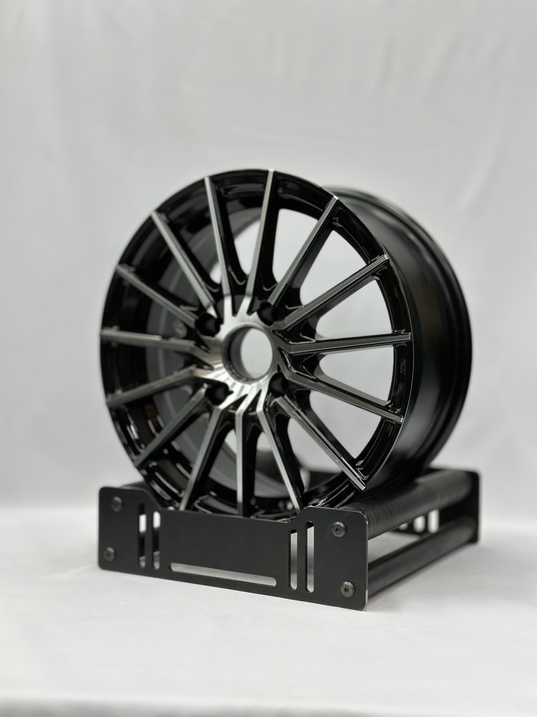 RV2818 7x15/4x100 d67.1 et35 черный серебристый 7x15/4x100 D67 ET35 4 диска черный, серебристый