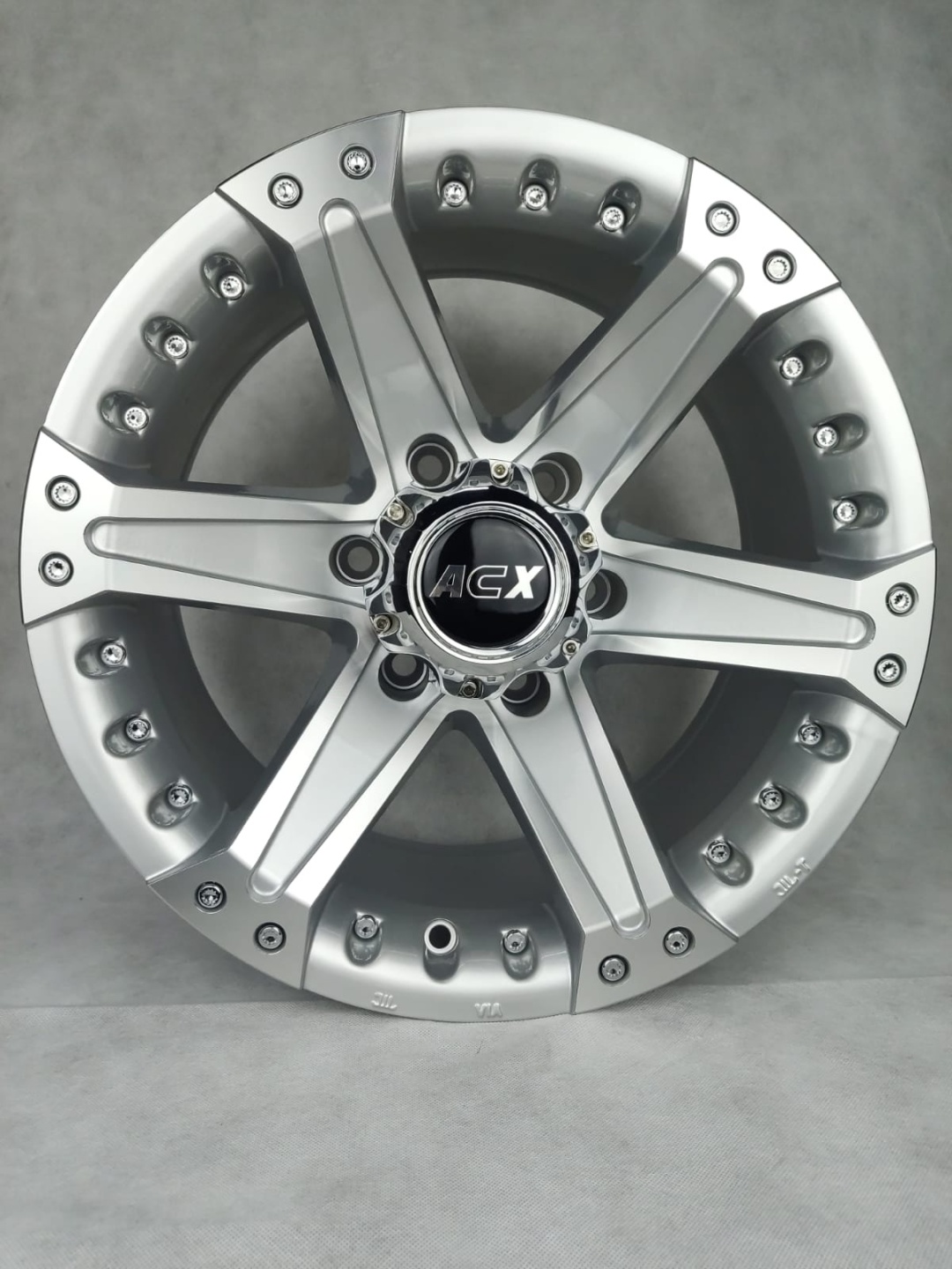 ASX 961 8x16/6x139.7 D110 ET-20 серебристый