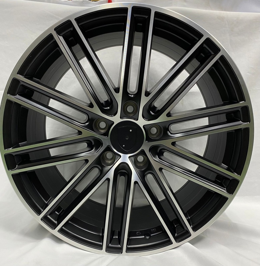 Replica R2211 9.5x20/5x130 D71.6 ET55 черный, серебристый
