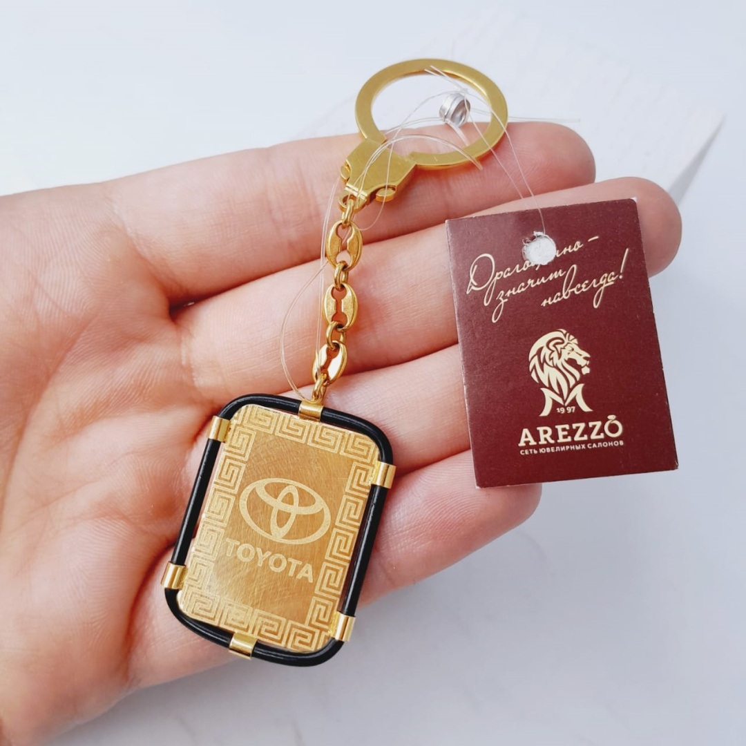 Брелок Arezzo Toyota_800 вес 8 г золото, каучук