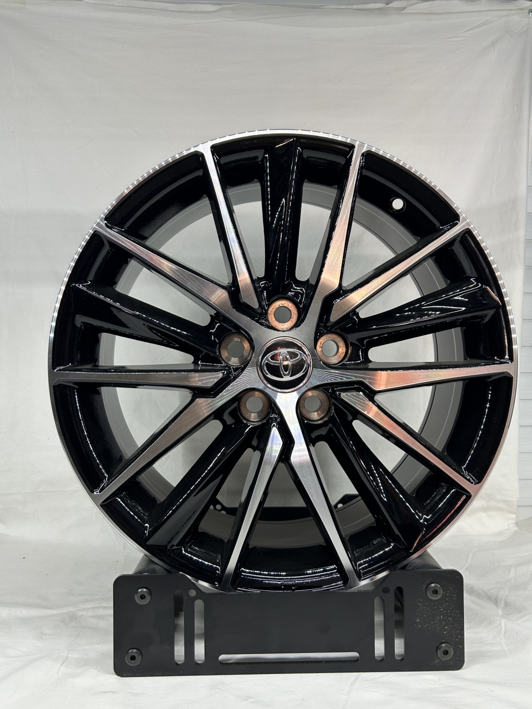 LKN Lkn893 8x18/5x114.3 D60.1 ET50 4 диска черный, серебристый