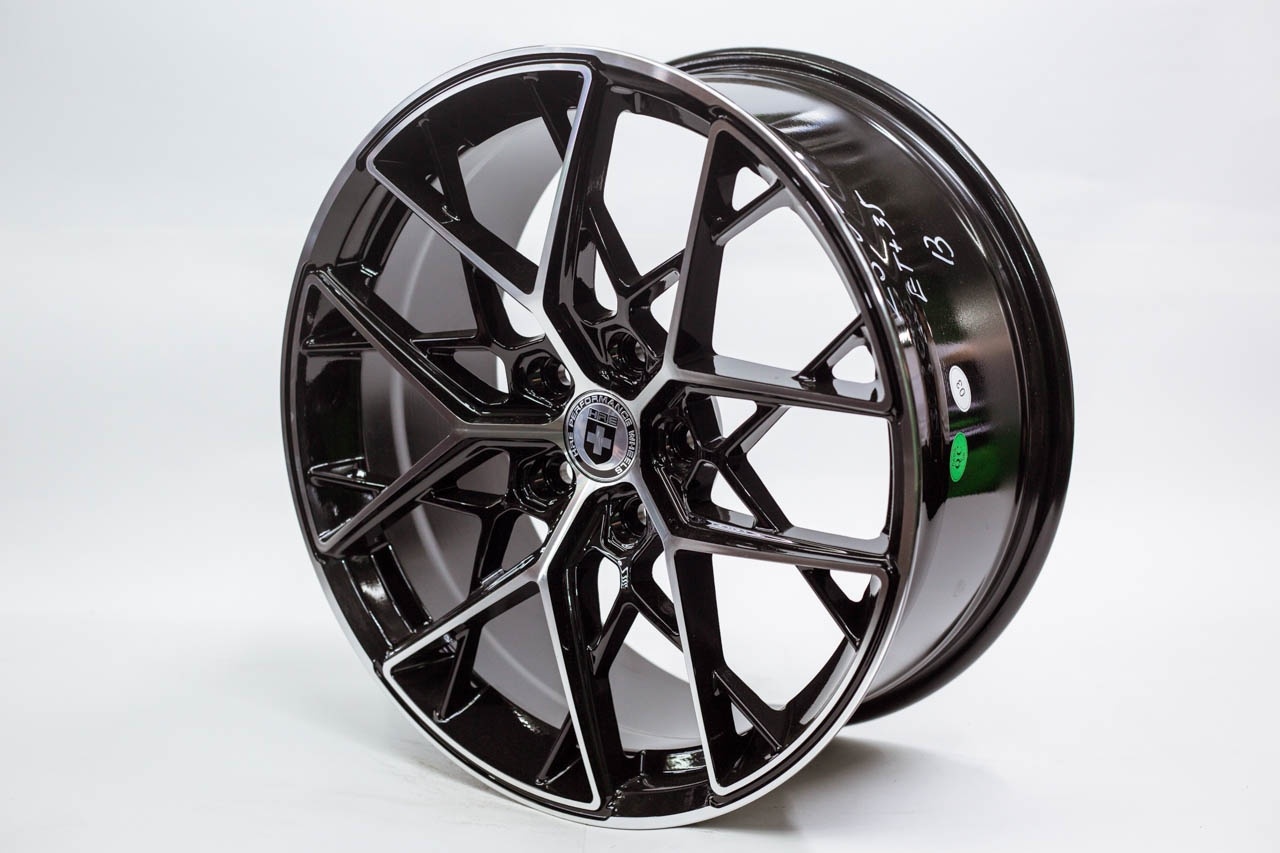 BW ZS034 8x18/5x114.3 D73.1 ET35 черный, серебристый