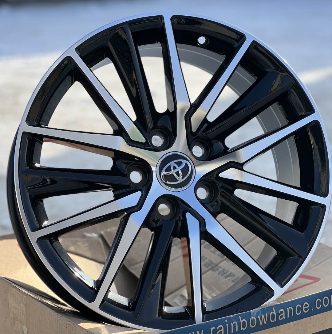RNO 893 8x18/5x114.3 D60.1 ET50 4 диска черный, серебристый