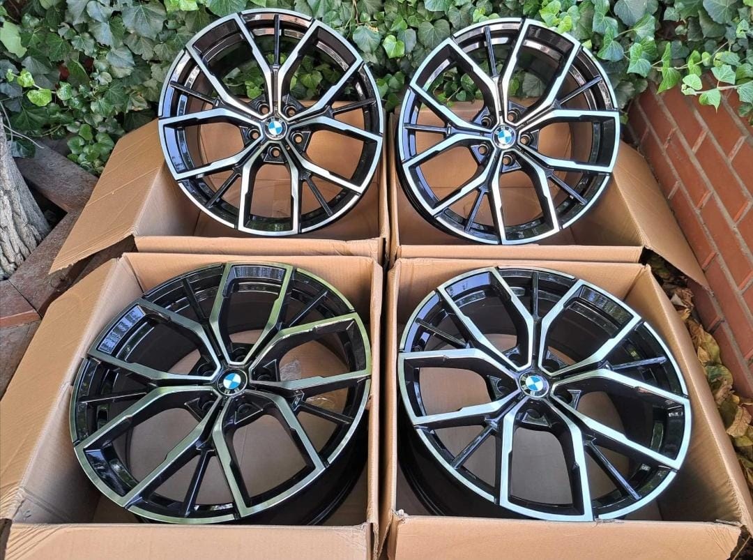 RNO 038 8.5/9.5x19/5x112 D66.6 ET30.35 4 диска черный, серебристый