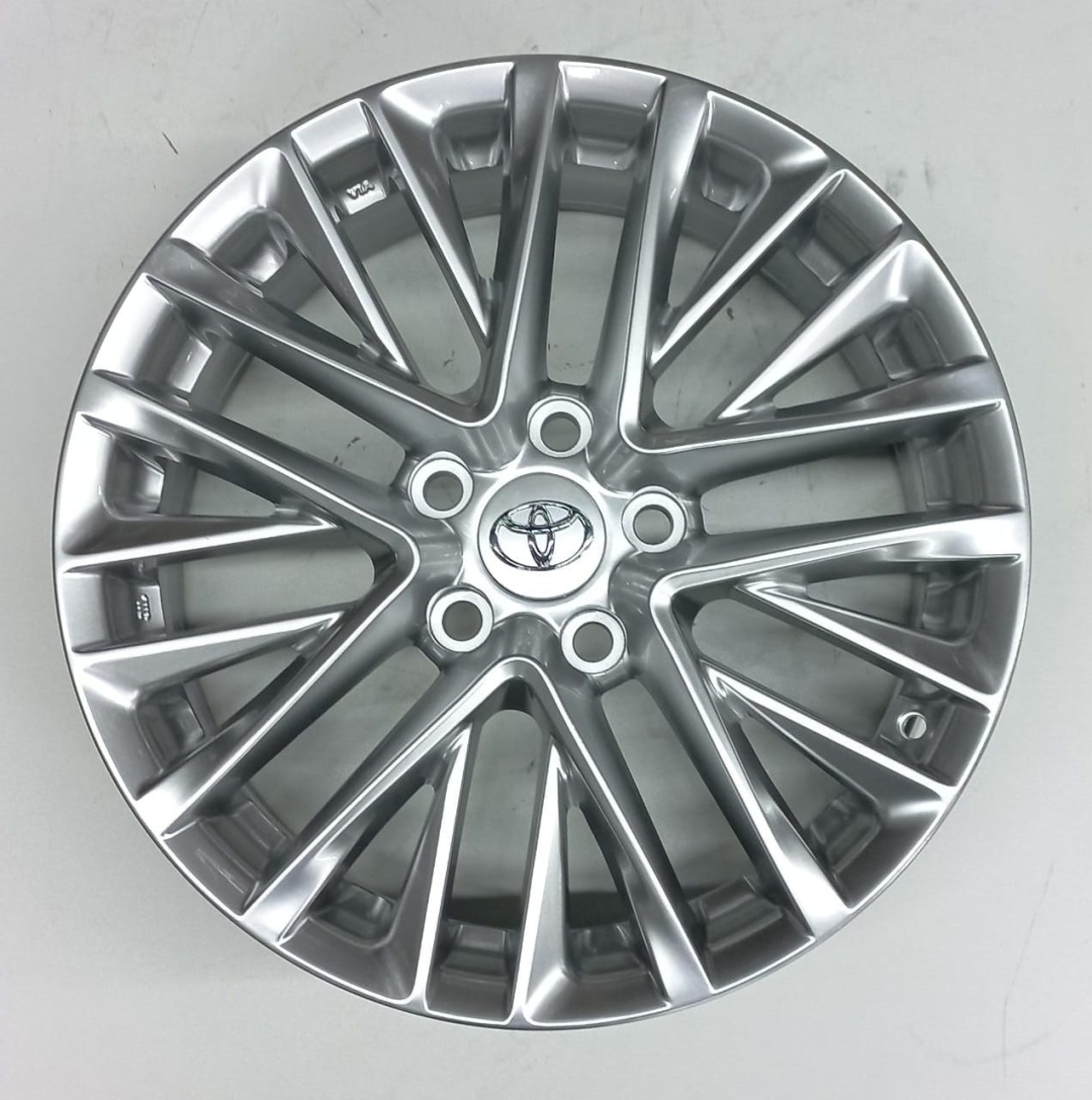 Toyota ZR1111-17 7x17/5x114.3 D60.1 ET40 серебристый