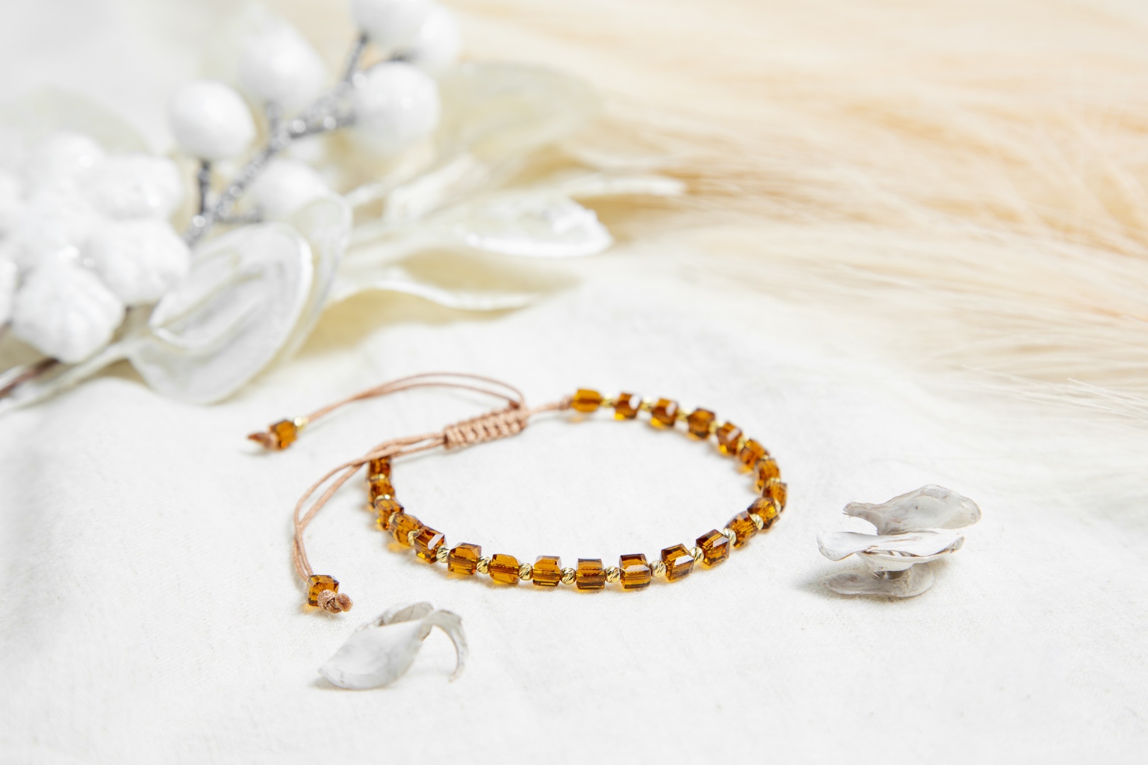 VELENA N027 длина 18 см, вес 0.5 г золото, плетение отсутствует