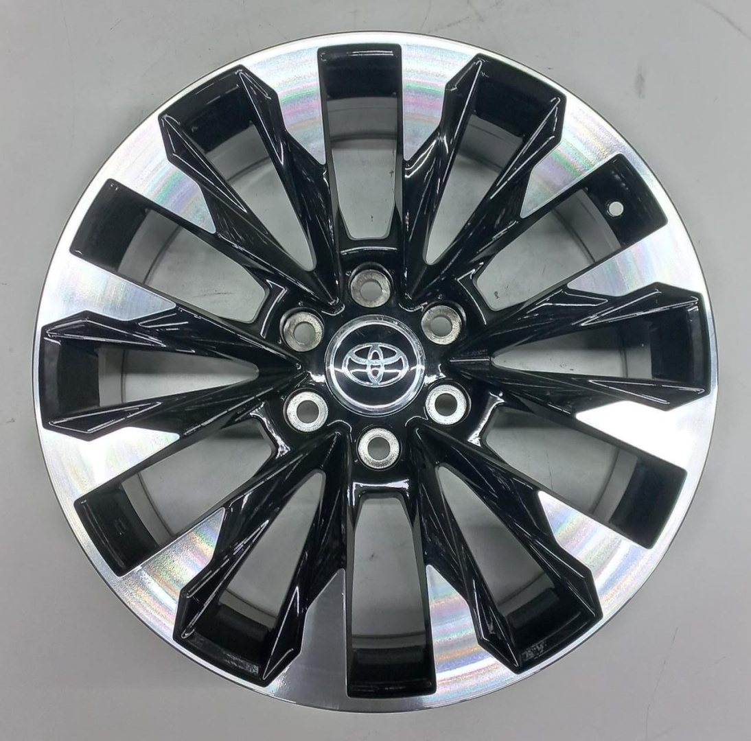 Toyota 880-25 8.5x20/6x139.7 D106.1 ET25 черный, серебристый