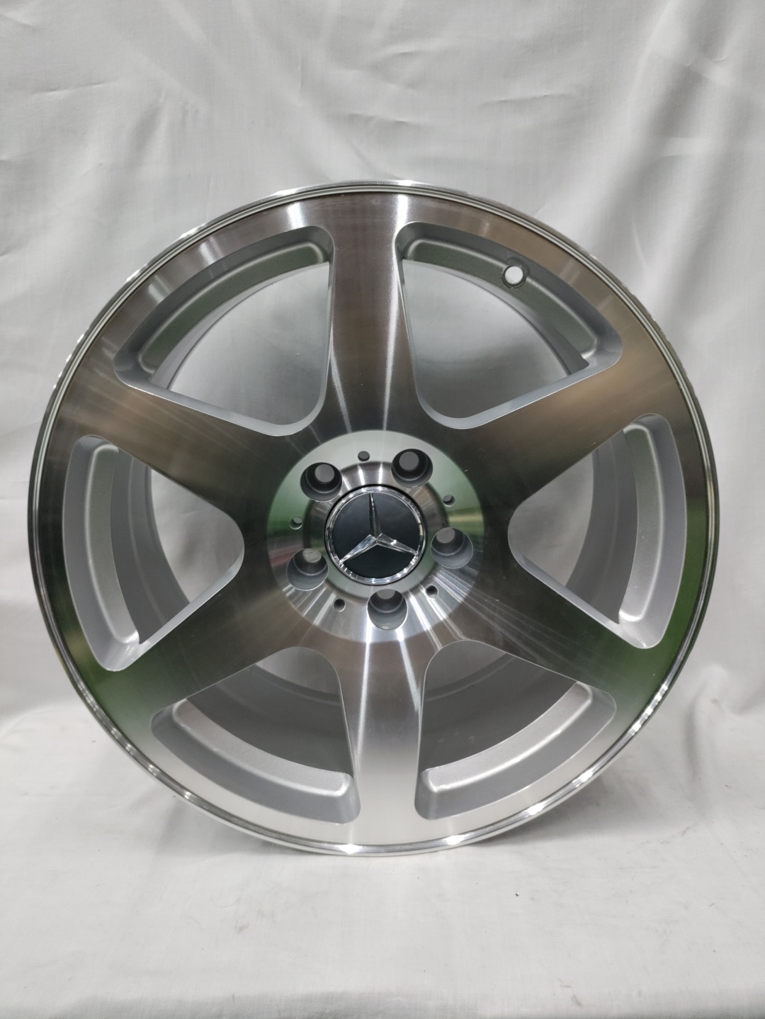 LKN Lkn500 8x17/5x112 D66.6 ET35 серебристый