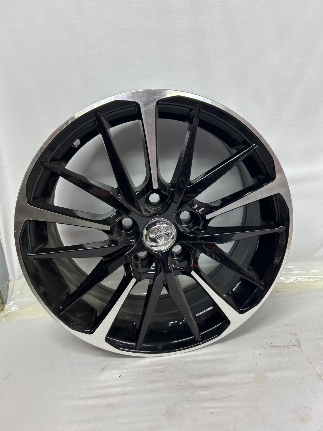 SSM 45623 7x17/5x114.3 D60.1 ET45 черный, серебристый