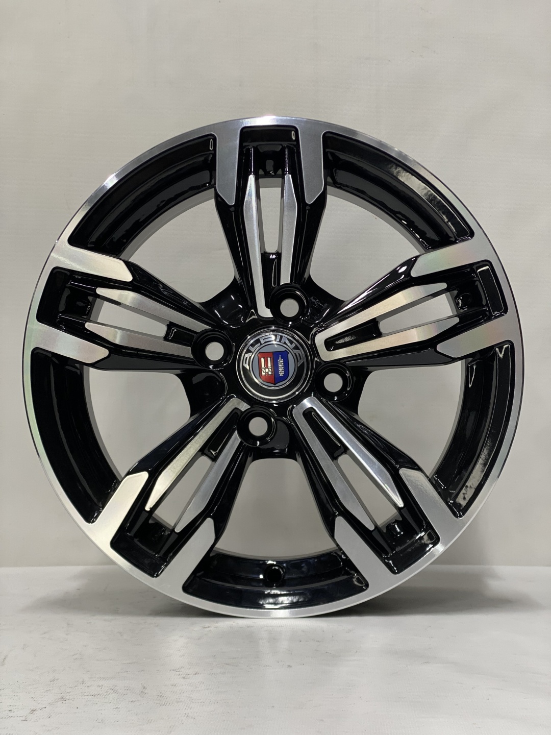 RNO Rno145071 6x14/4x100 D67.1 ET35 черный, серебристый
