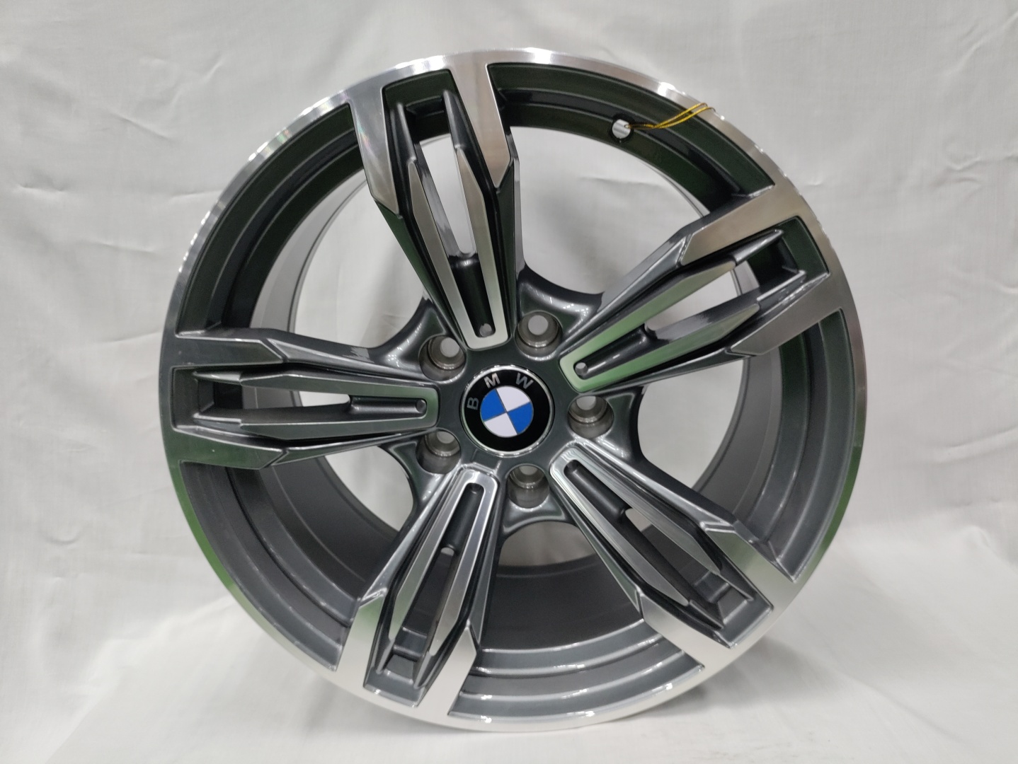 LKN Lkn231 8x17/5x120 D74.1 ET20 графит