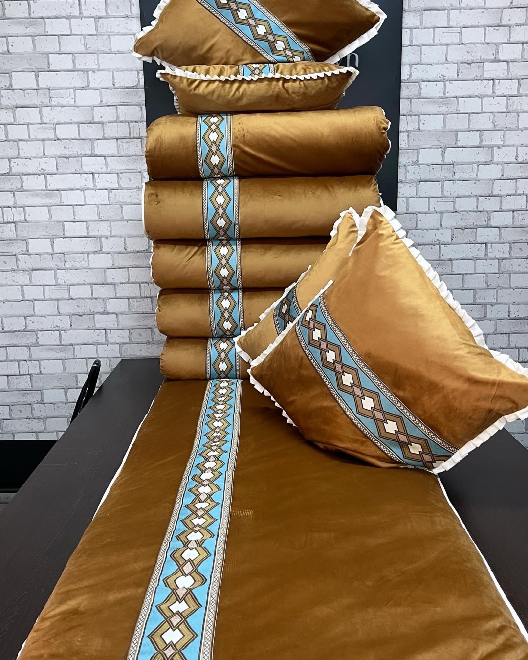 Комплект корпе с подушками 230x80, вата, без наполнителя, золотистый