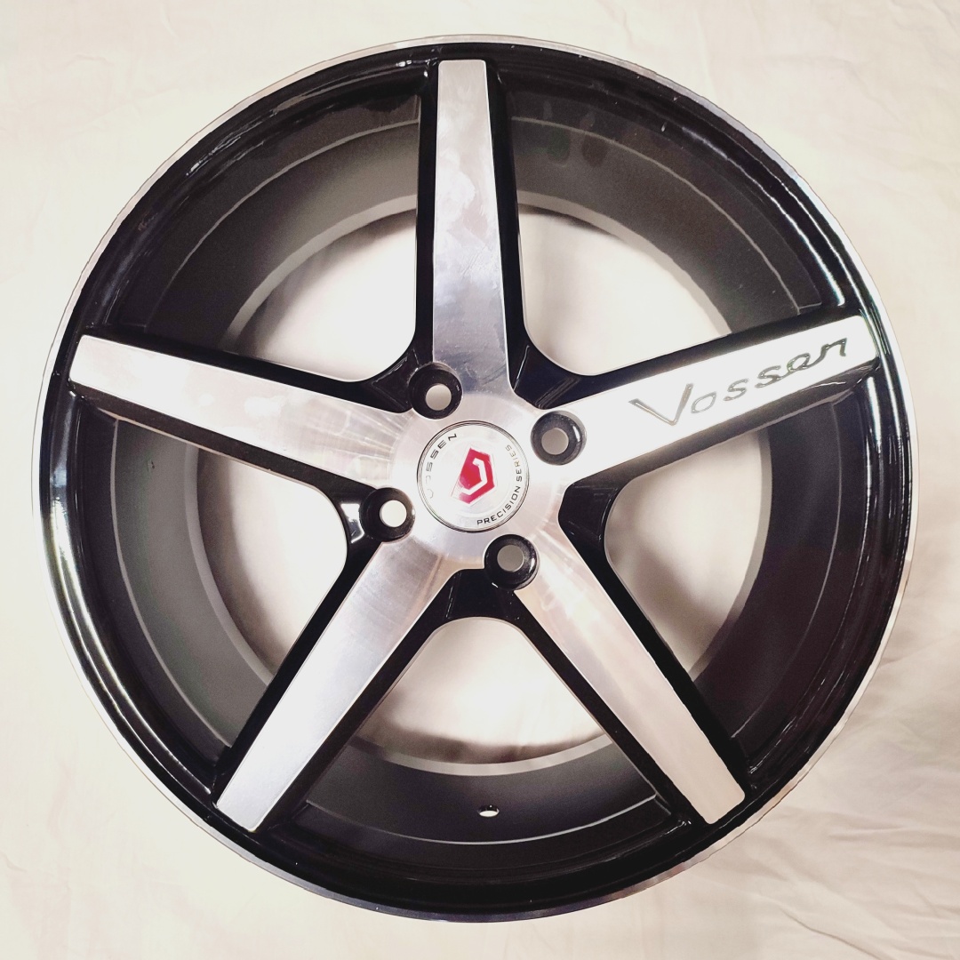 Vossen 3208 7x16/4x100 D67.1 ET30 черный, серебристый