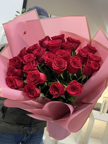Flowers Center Astana моно-букет в оформлении роза 25 шт 60 см