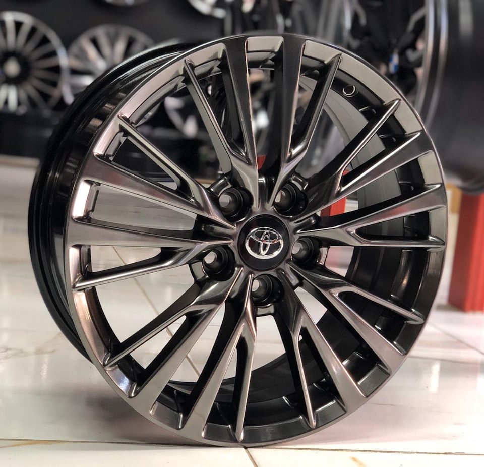Camry V70 8x18/5x114.3 D60.1 ET45 4 диска серый