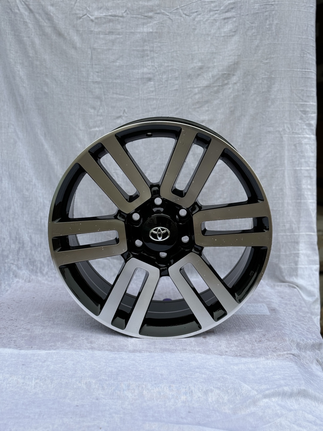 Toyota Jt028 8.5x20/6x139.7 D106.1 ET35 4 диска черный, серебристый