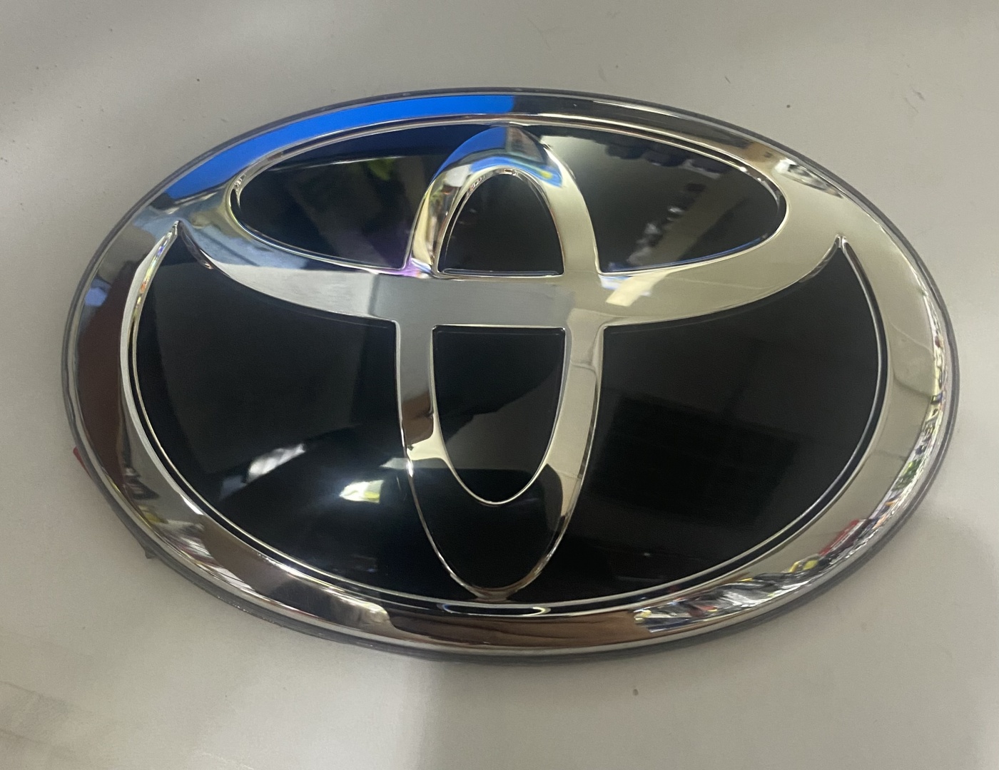 Эмблема 92806 140 Toyota универсальная