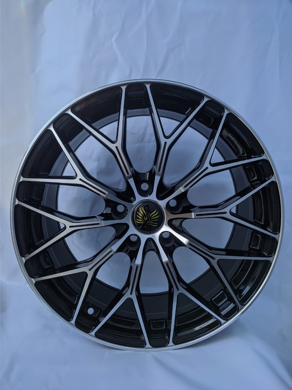 Replica 5647 8x18/5x114.3 D67.1 ET35 черный, серебристый